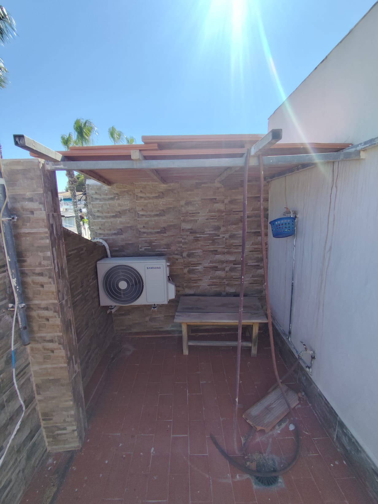 Descubre esta fantástica vivienda en la urbanización Lago Jardín 2, un lugar ideal tanto para disfrutar de tus vacaciones como para establecer tu residencia habitual en la Costa Blanca. - Imagen 27