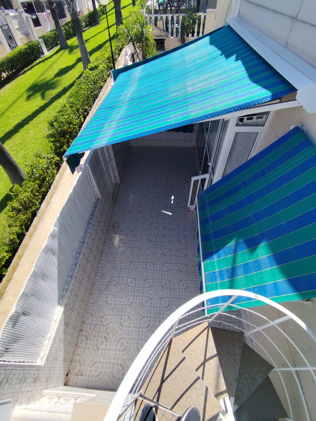 Descubre esta fantástica vivienda en la urbanización Lago Jardín 2, un lugar ideal tanto para disfrutar de tus vacaciones como para establecer tu residencia habitual en la Costa Blanca. - Imagen 28