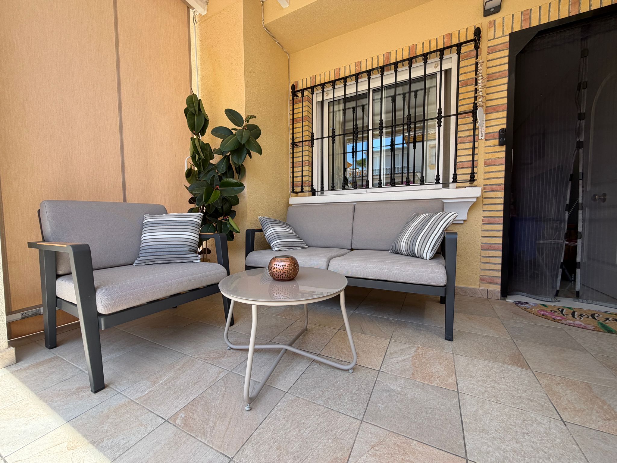 Bungalow con jardín privado y piscina en Villamartín – Los Dolses - Imagen 12