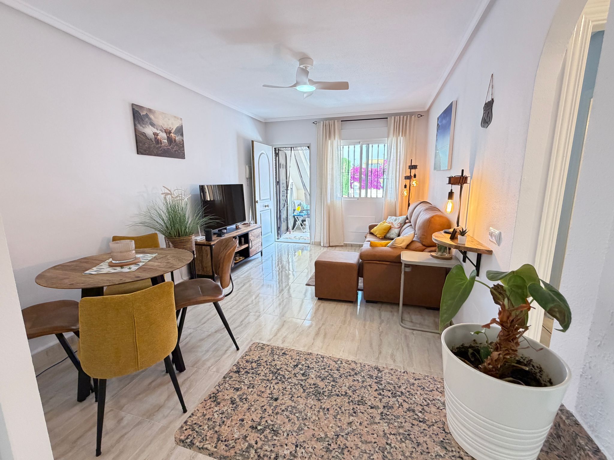 Bungalow con jardín privado y piscina en Villamartín – Los Dolses - Imagen 13
