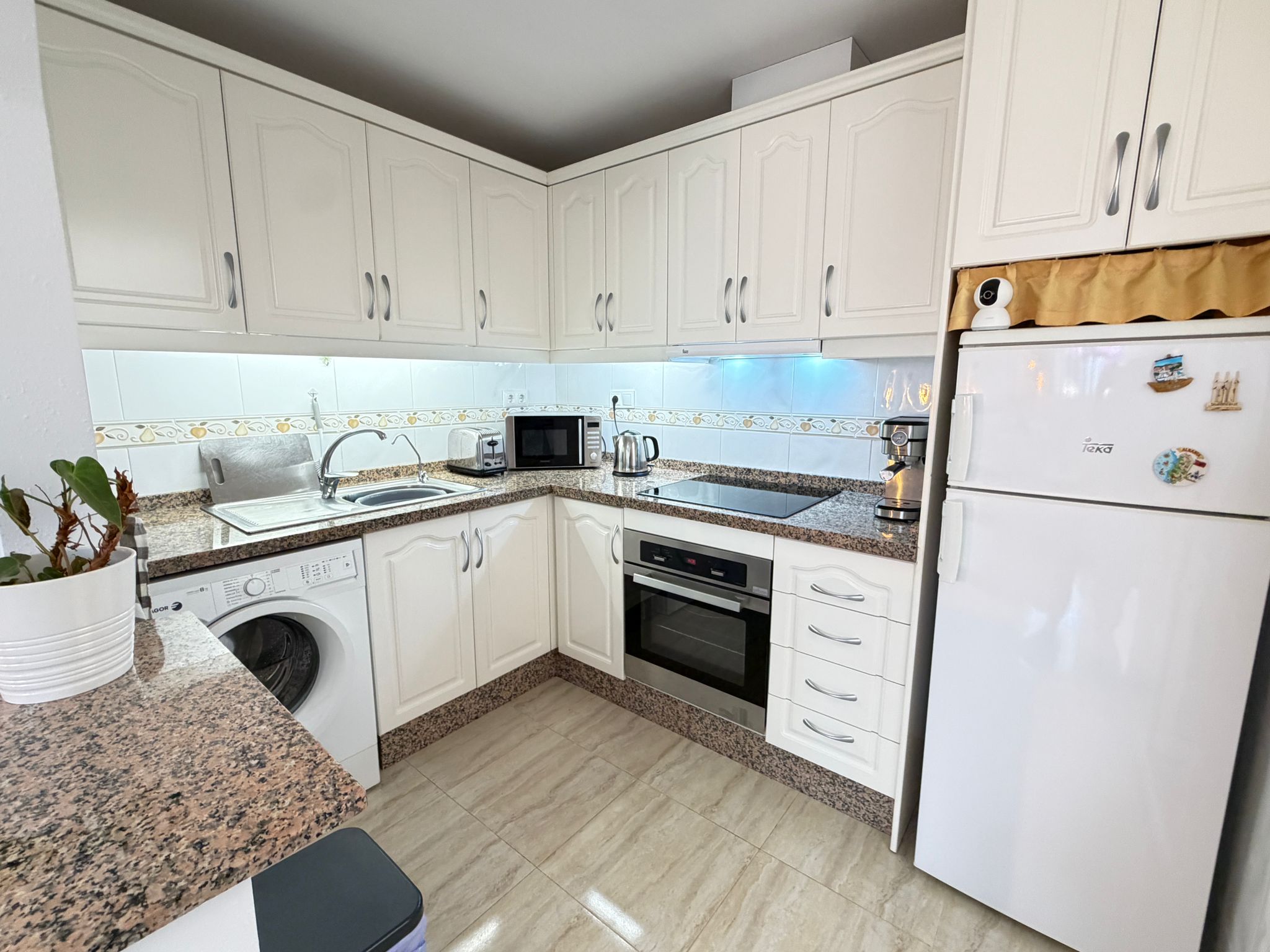 Bungalow con jardín privado y piscina en Villamartín – Los Dolses - Imagen 29