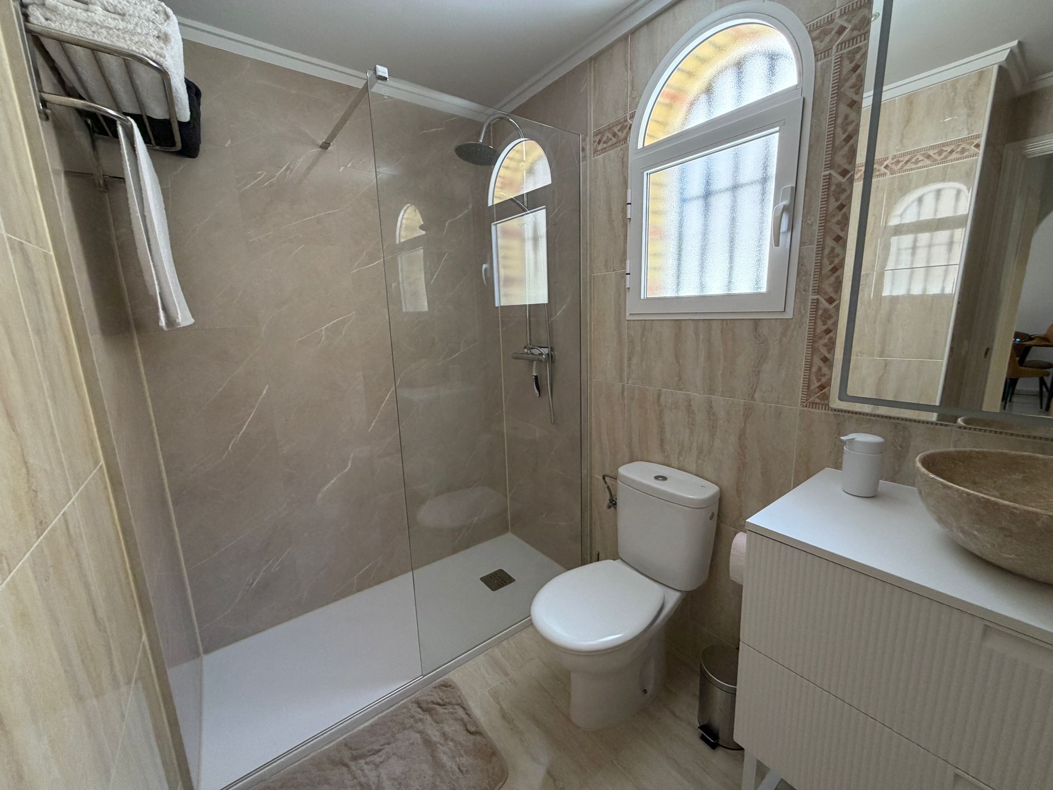 Bungalow con jardín privado y piscina en Villamartín – Los Dolses - Imagen 38