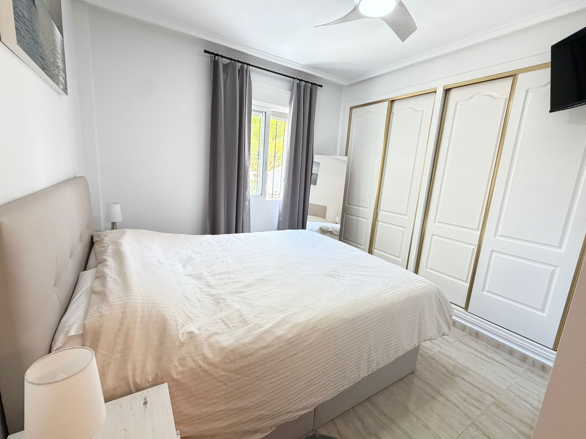 Bungalow con jardín privado y piscina en Villamartín – Los Dolses - Imagen 39