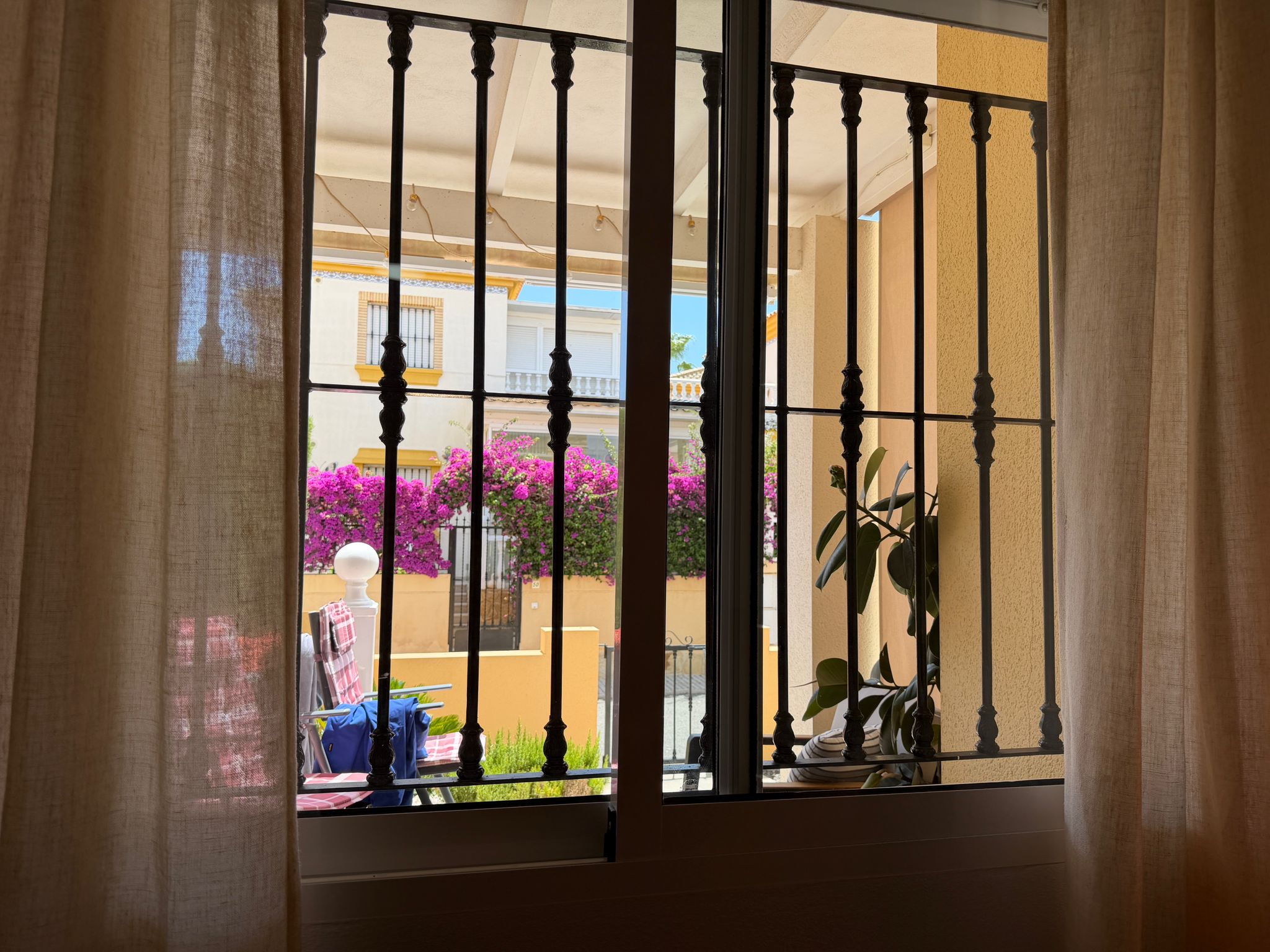 Bungalow con jardín privado y piscina en Villamartín – Los Dolses - Imagen 42