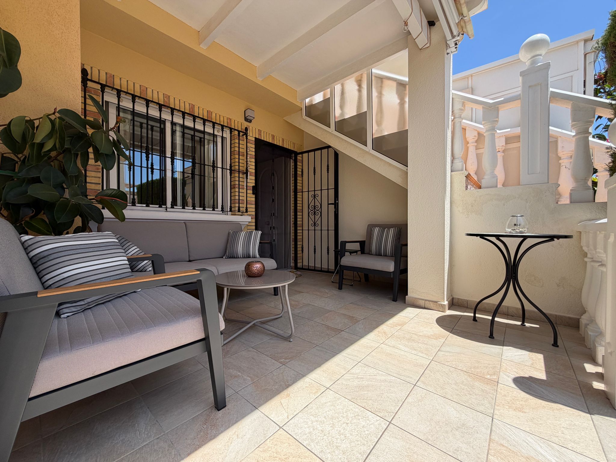 Bungalow con jardín privado y piscina en Villamartín – Los Dolses - Imagen 44