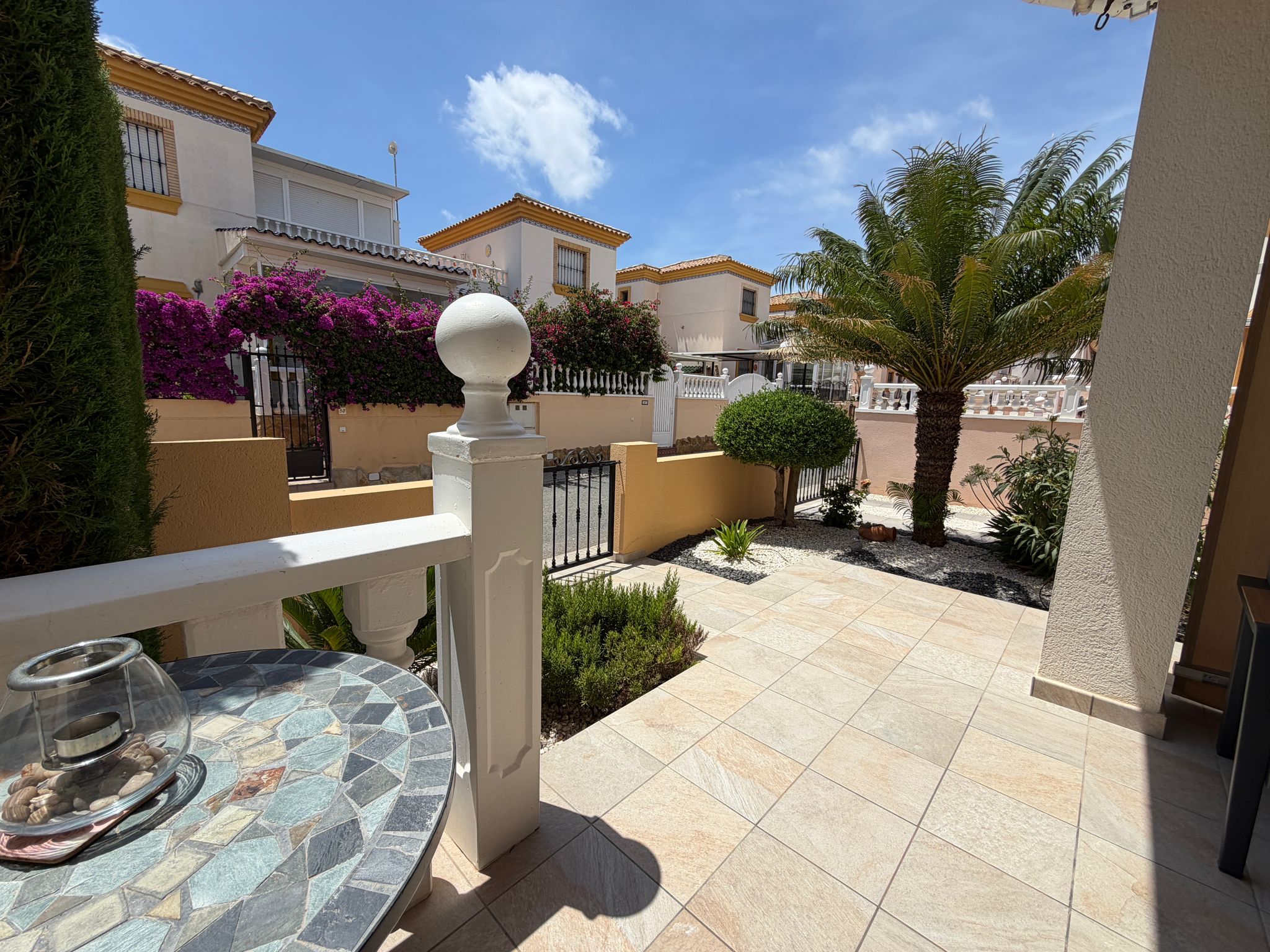Bungalow con jardín privado y piscina en Villamartín – Los Dolses - Imagen 49
