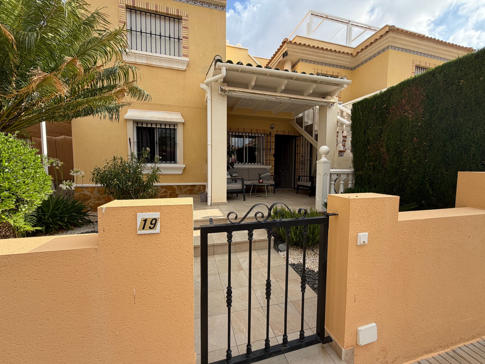Bungalow con jardín privado y piscina en Villamartín – Los Dolses - Imagen 59