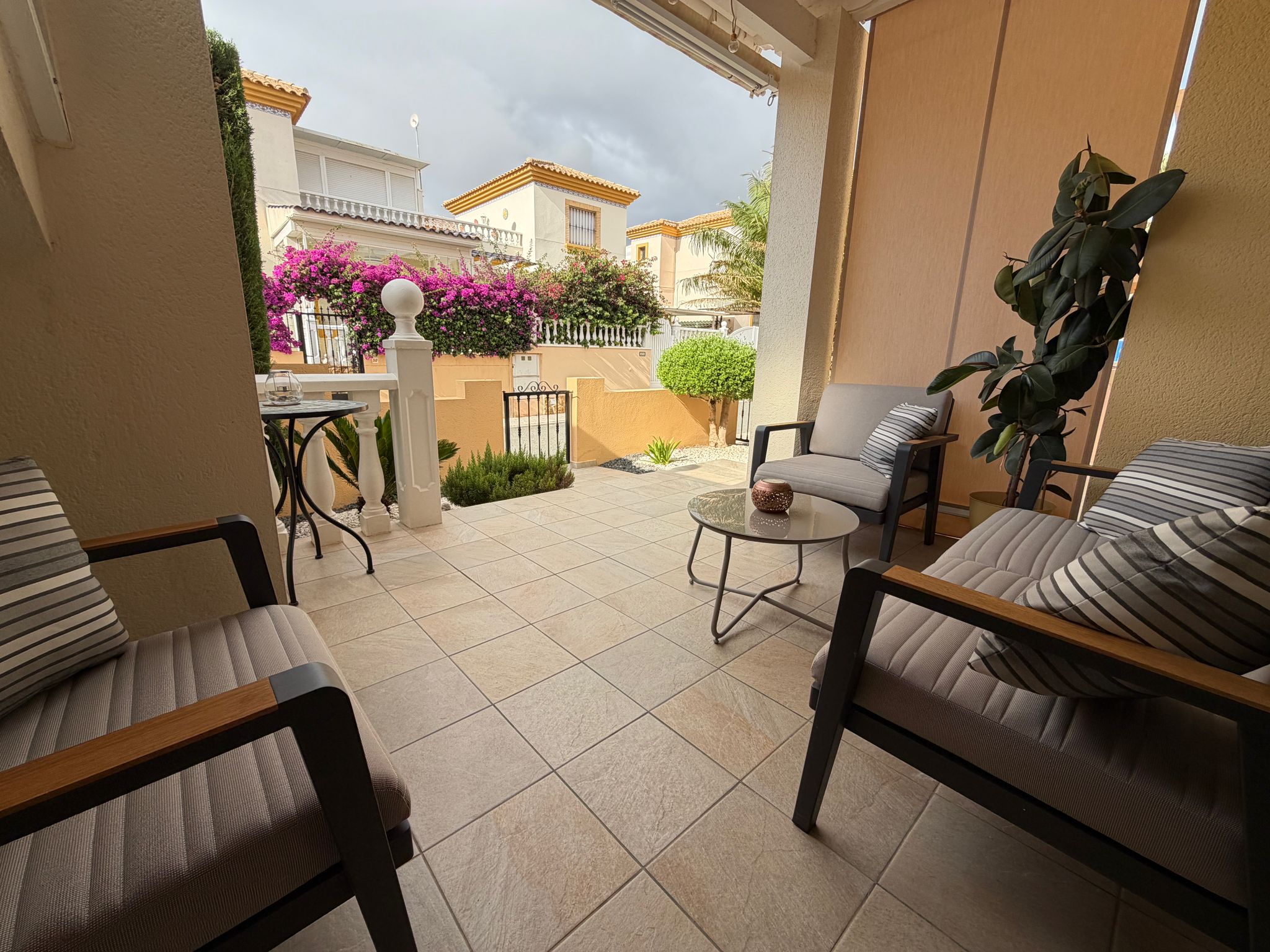 Bungalow con jardín privado y piscina en Villamartín – Los Dolses - Imagen 66