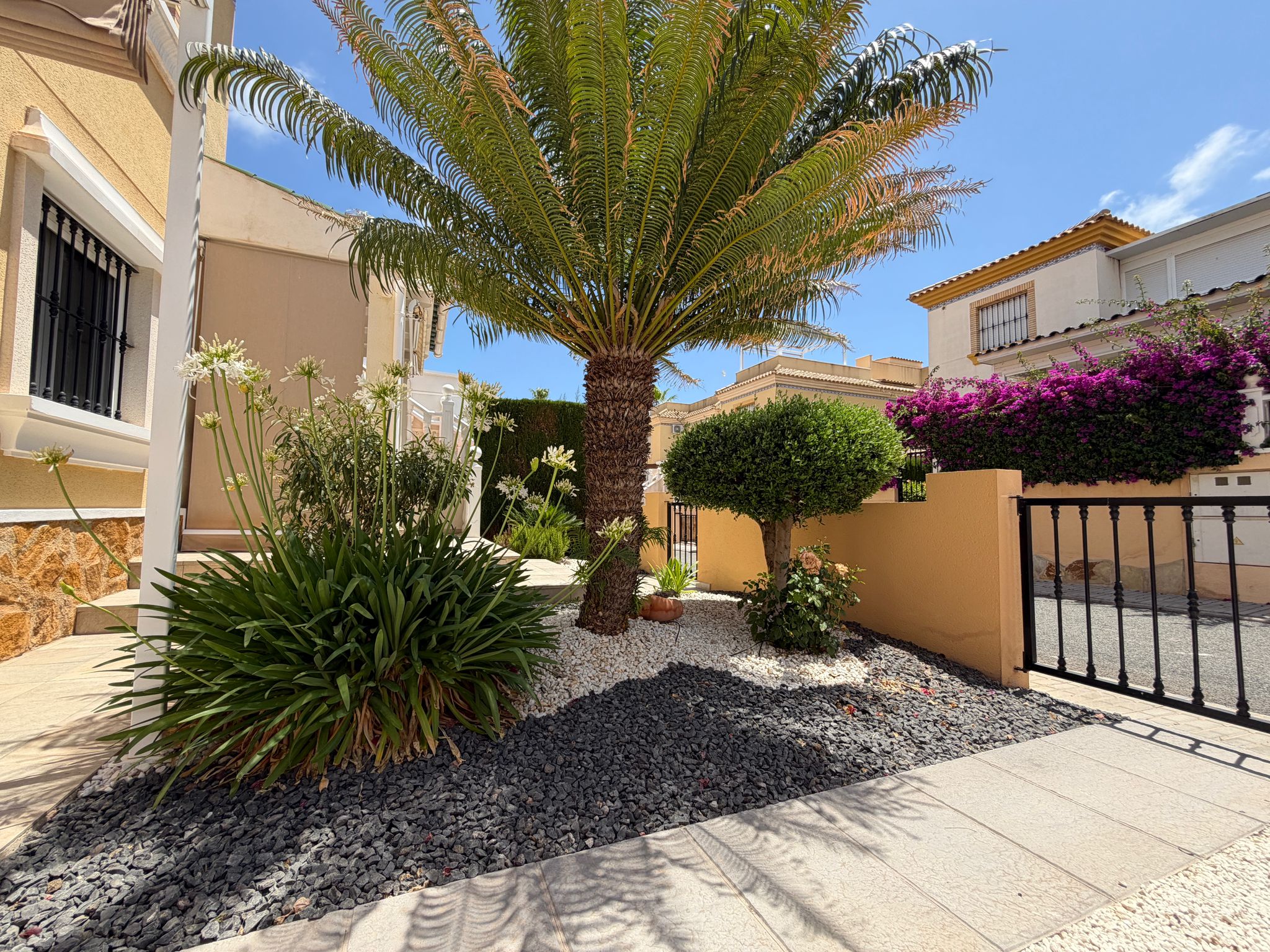 Bungalow con jardín privado y piscina en Villamartín – Los Dolses - Imagen 68