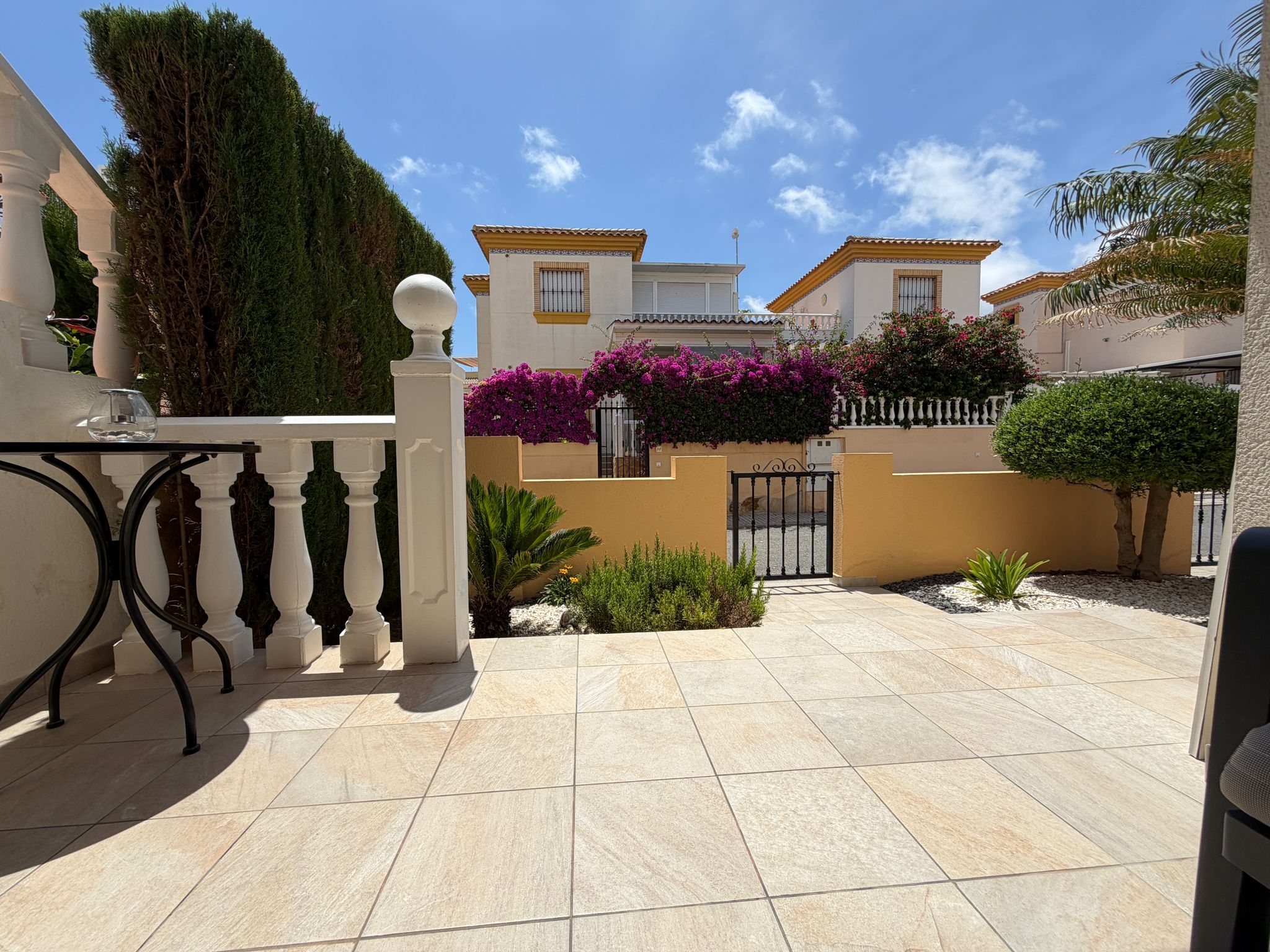 Bungalow con jardín privado y piscina en Villamartín – Los Dolses - Imagen 72