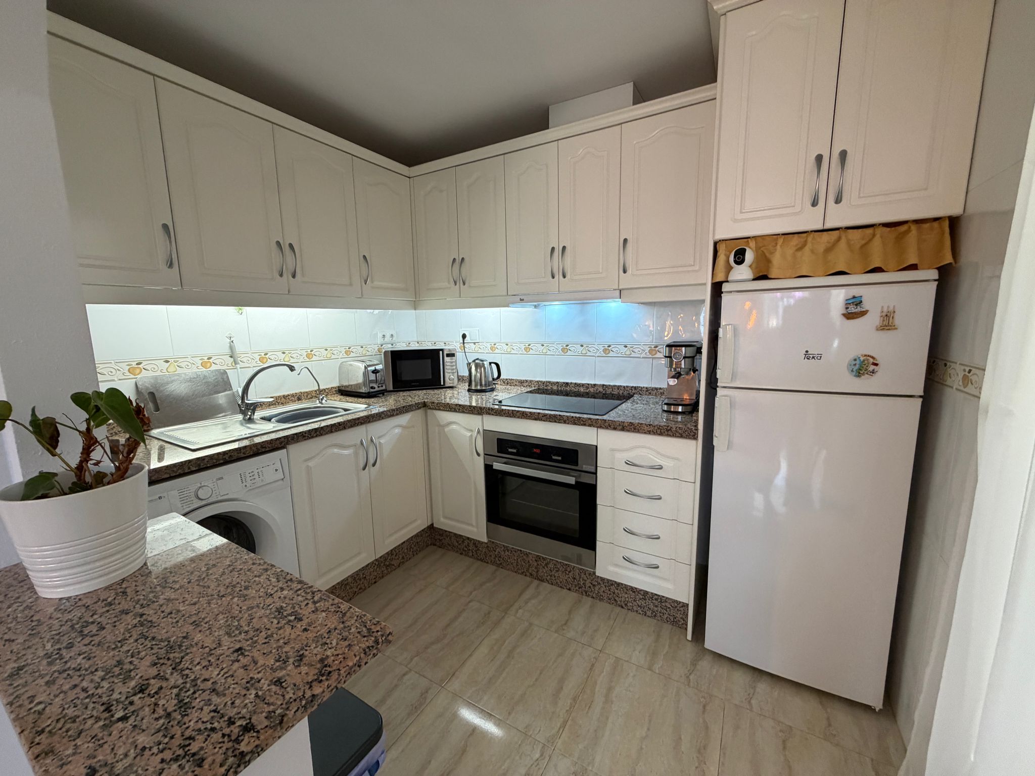 Bungalow con jardín privado y piscina en Villamartín – Los Dolses - Imagen 77